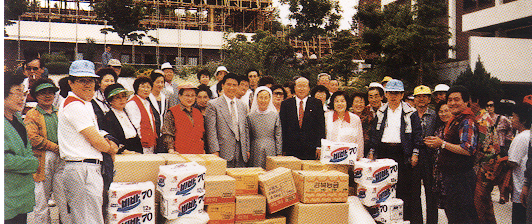 Volunteers delivering provisions to the underpriviledged