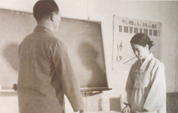 Reverend and Mrs. Moon praying together in the Headquarters Church